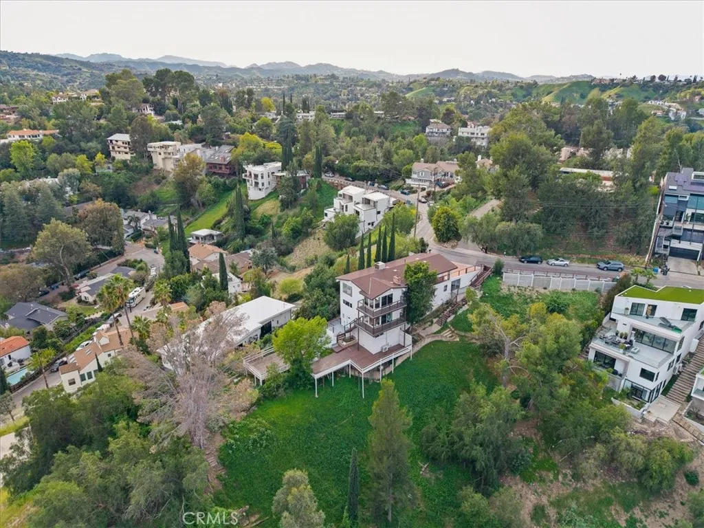 5160 Medina Road, Woodland Hills, California 91364 home-pic-43