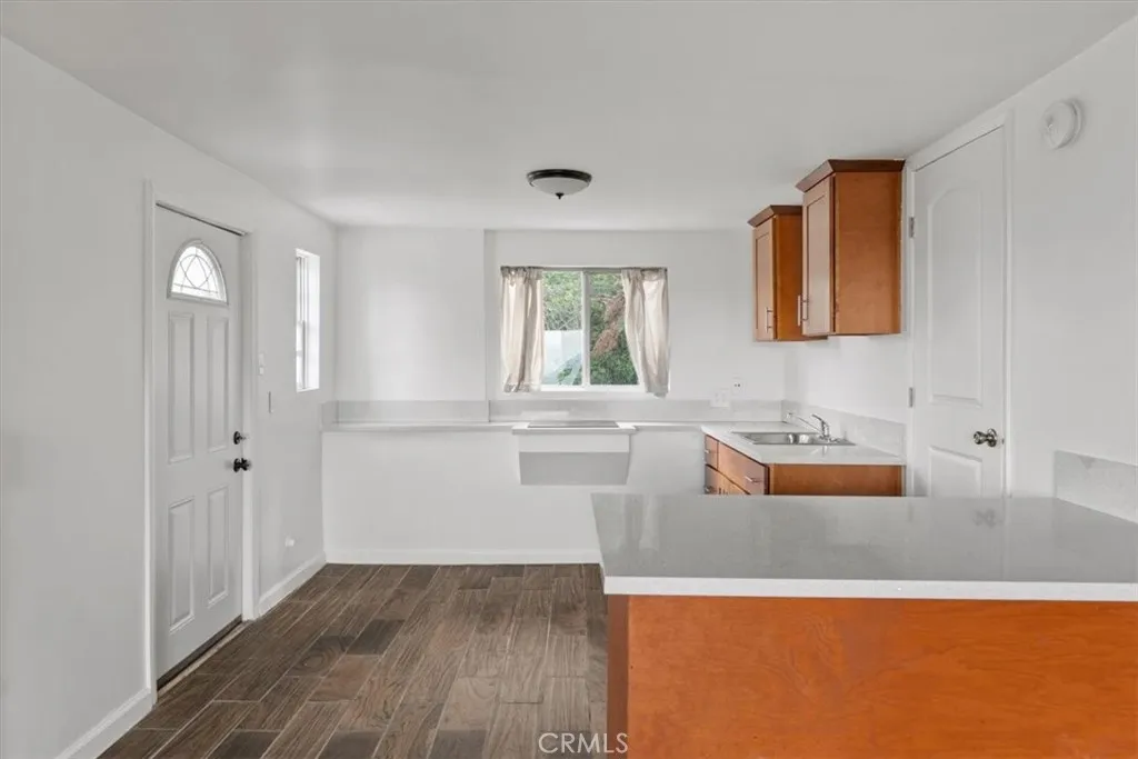 5160 Medina Road, Woodland Hills, California 91364 home-pic-52