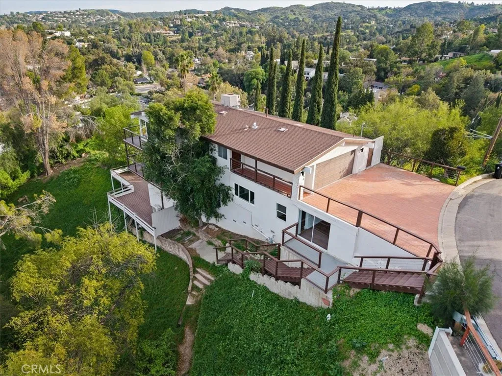 5160 Medina Road, Woodland Hills, California 91364 home-pic-48