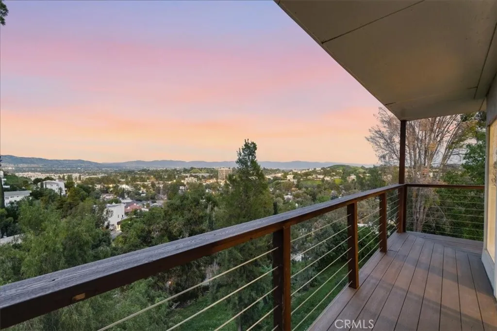 5160 Medina Road, Woodland Hills, California 91364 home-pic-30