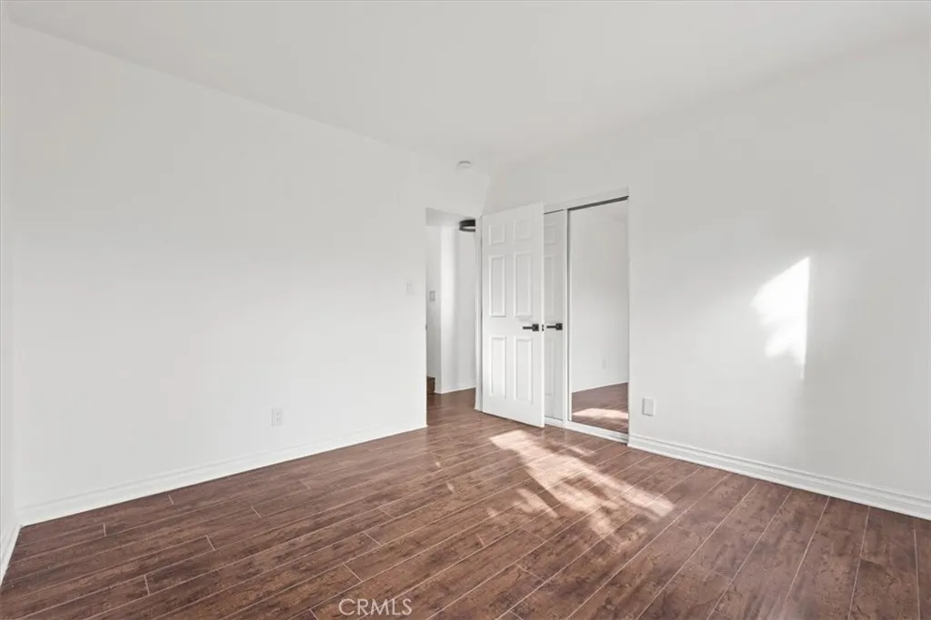 5160 Medina Road, Woodland Hills, California 91364 home-pic-25