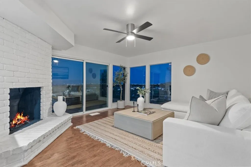 5160 Medina Road, Woodland Hills, California 91364 home-pic-19
