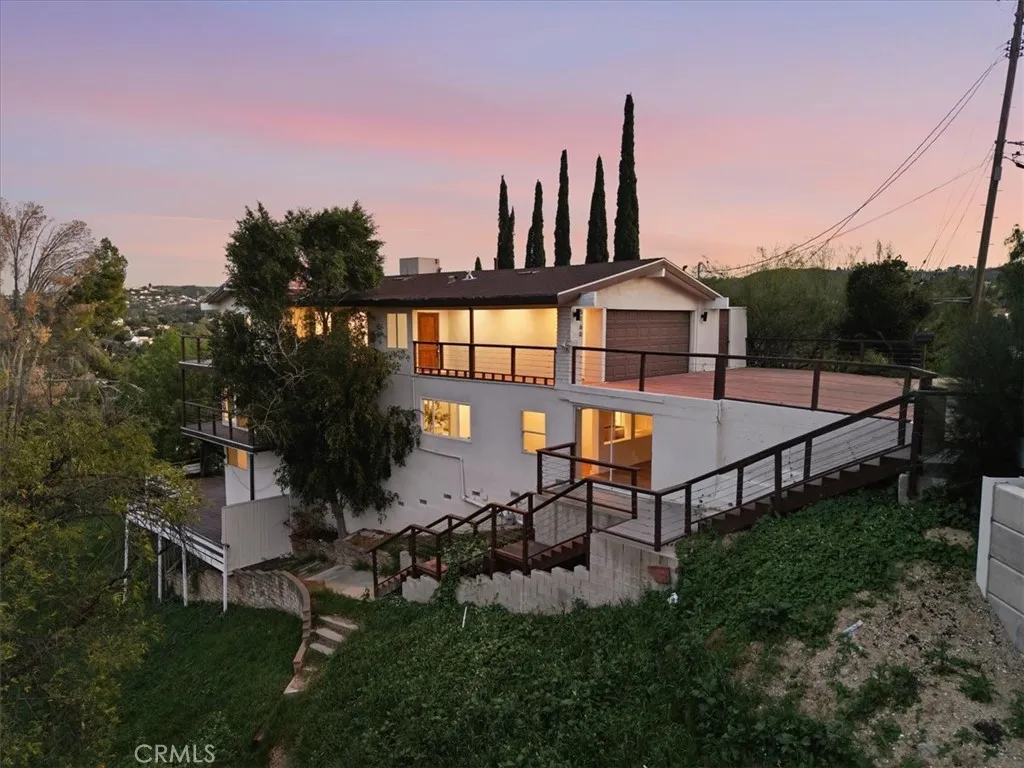 5160 Medina Road, Woodland Hills, California 91364 home-pic-36