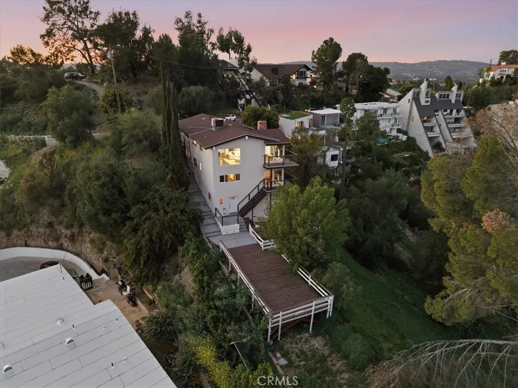 5160 Medina Road, Woodland Hills, California 91364 home-pic-34
