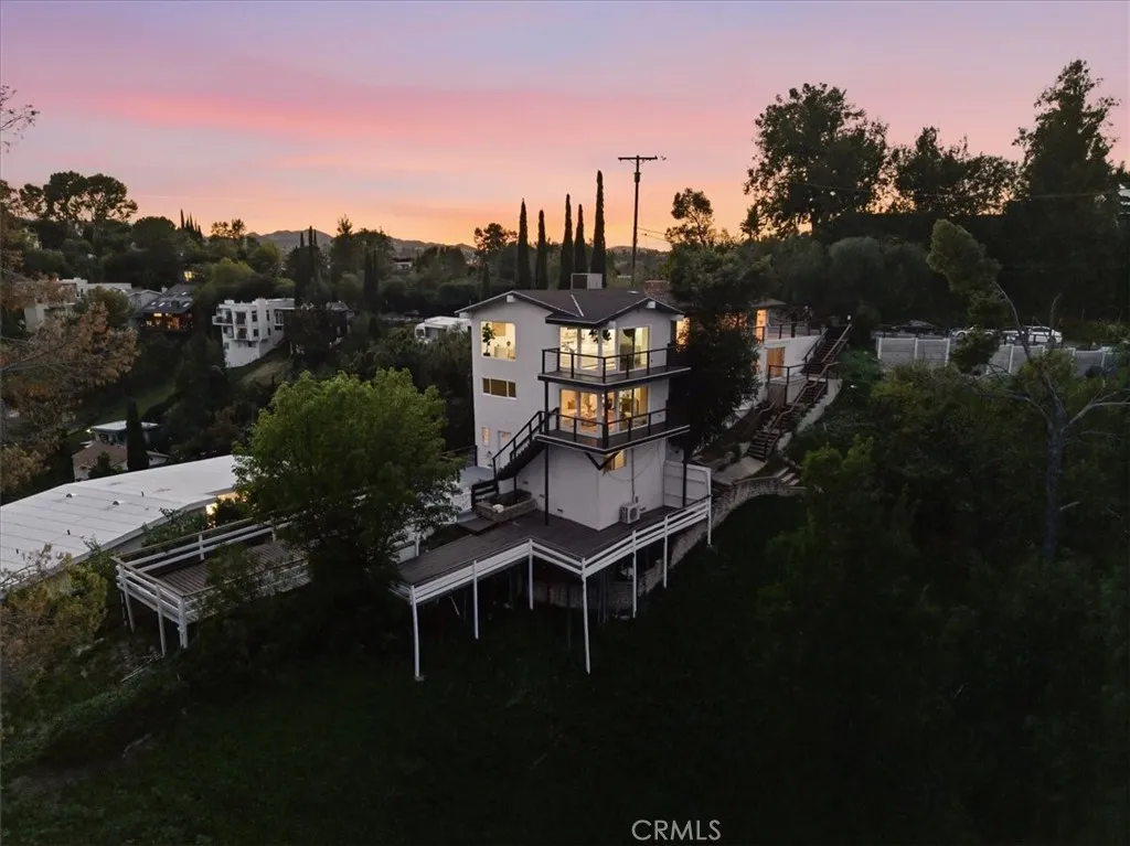 5160 Medina Road, Woodland Hills, California 91364 home-pic-35