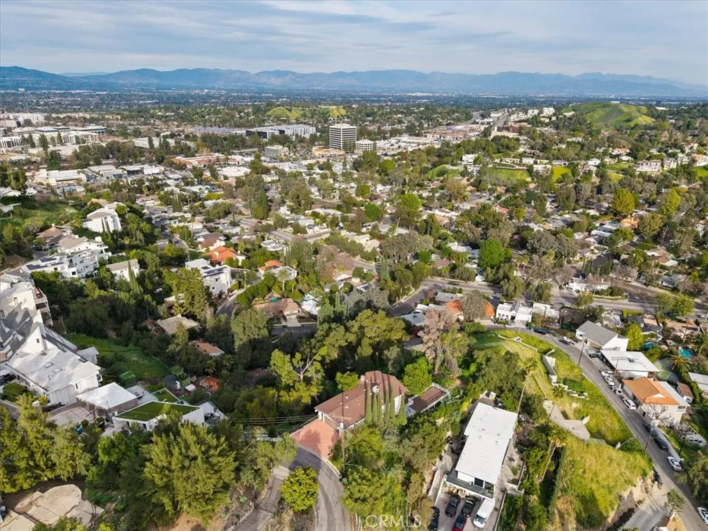 5160 Medina Road, Woodland Hills, California 91364 home-pic-46