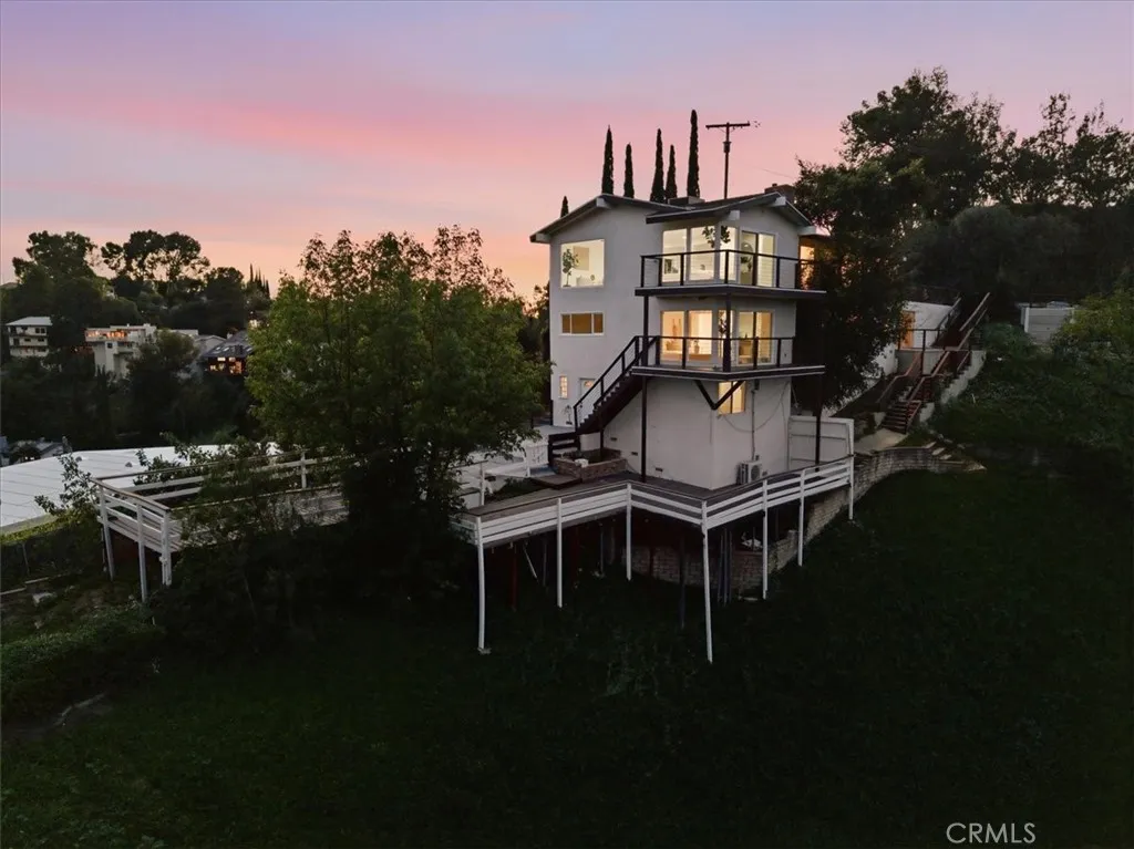 5160 Medina Road, Woodland Hills, California 91364 home-pic-37