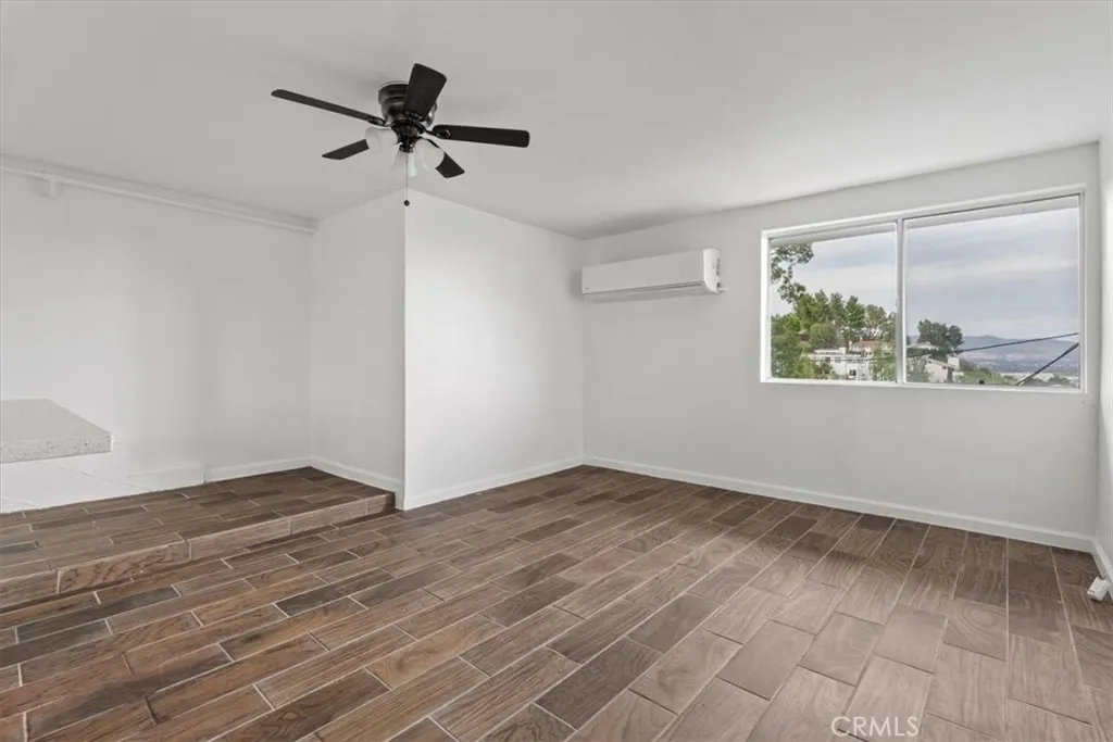 5160 Medina Road, Woodland Hills, California 91364 home-pic-51
