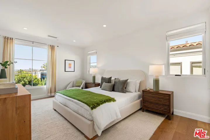 Front Top Floor Bedroom