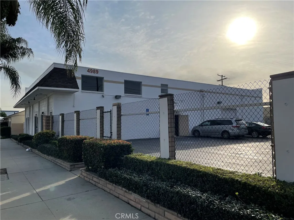4989 Santa Anita