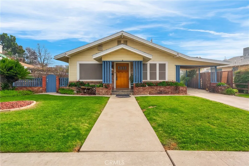 1912 N Vagedes, Fresno, California 93705 home-pic-1