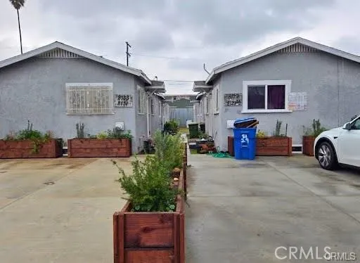8129 S Hoover, Los Angeles, California 90044 home-pic-1