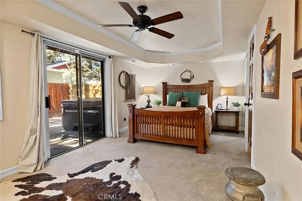 933 East Lane, Big Bear City, California 92314 home-pic-12