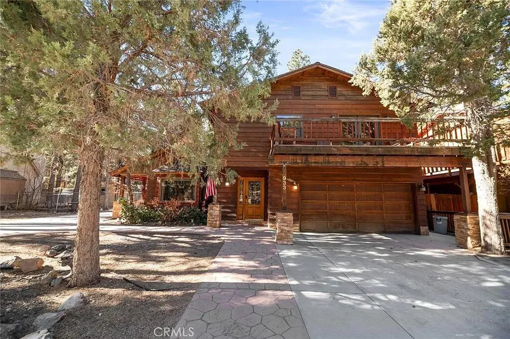 933 East Lane, Big Bear City, California 92314 home-pic-1