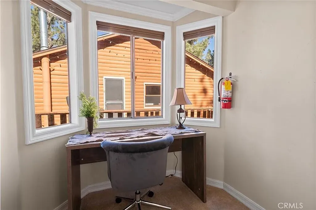 933 East Lane, Big Bear City, California 92314 home-pic-14