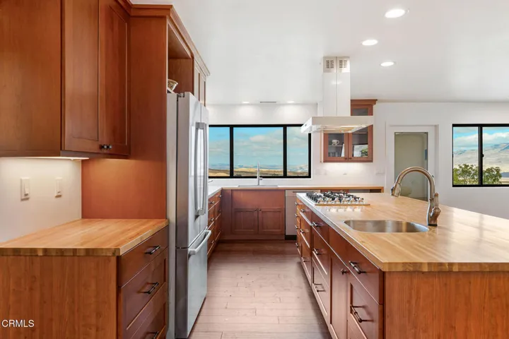 Kitchen - 2170 Aliso Park Rd