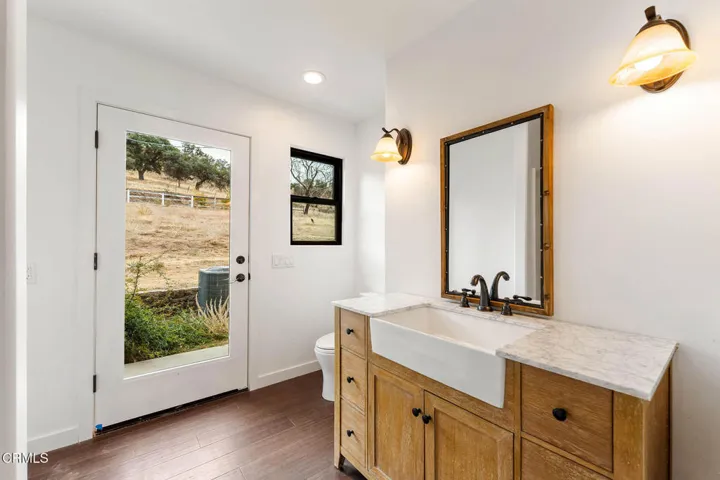 Guest bath - 2170 Aliso Park Rd