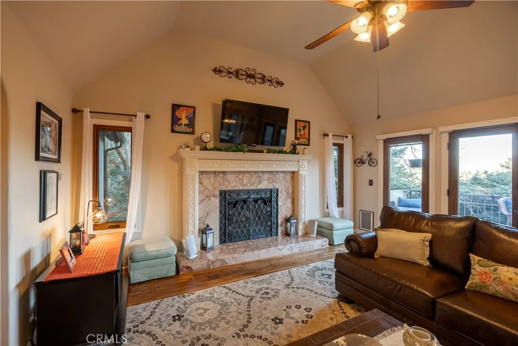 26335 Walnut Hills Drive, Lake Arrowhead, California 92352 home-pic-3