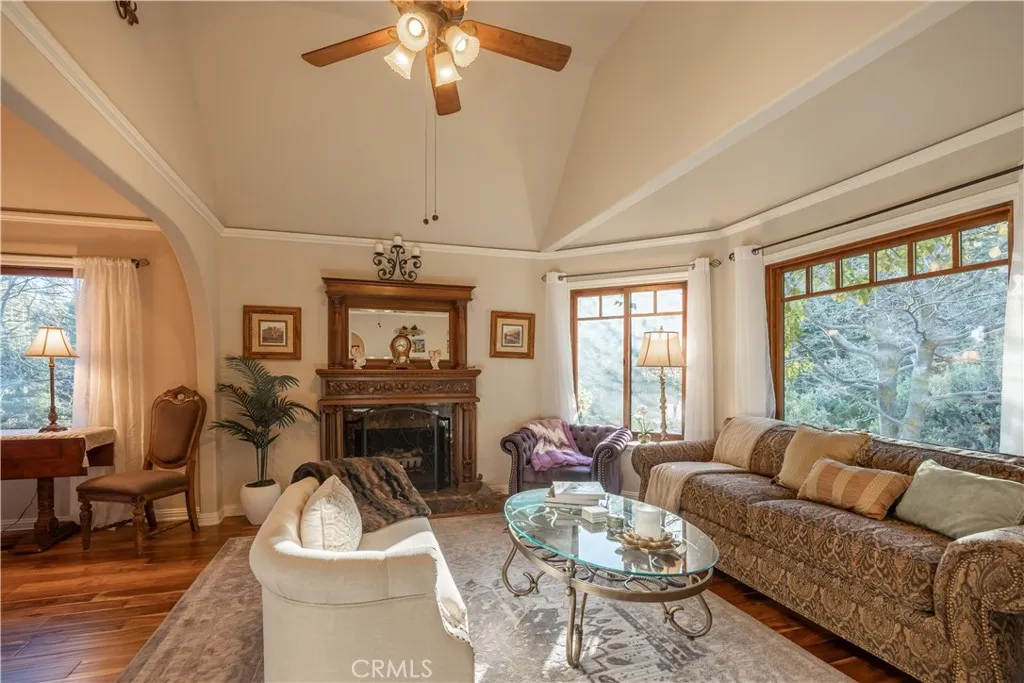 26335 Walnut Hills Drive, Lake Arrowhead, California 92352 home-pic-23