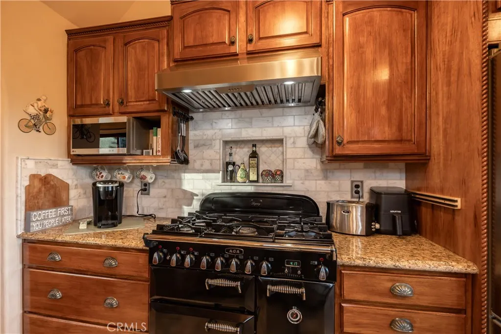 26335 Walnut Hills Drive, Lake Arrowhead, California 92352 home-pic-17