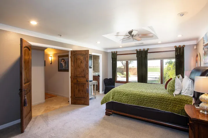 6B92484D-8DEB-4B6F-837C-C5A8FBEA4AF3