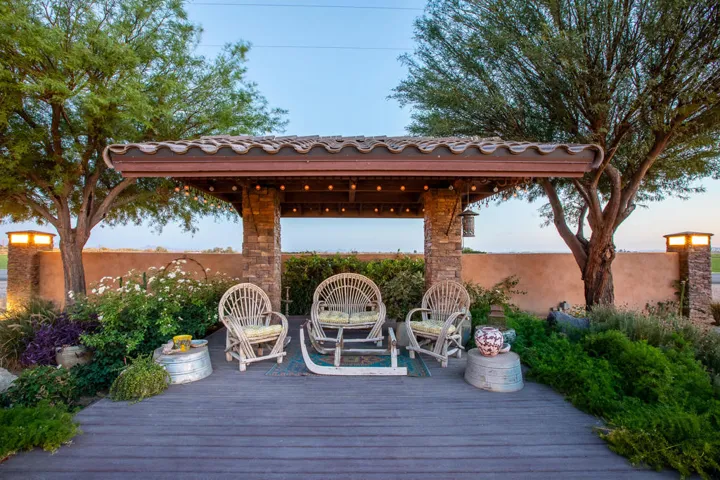 D6724768-1AF2-4F4B-979A-66DC02C91854