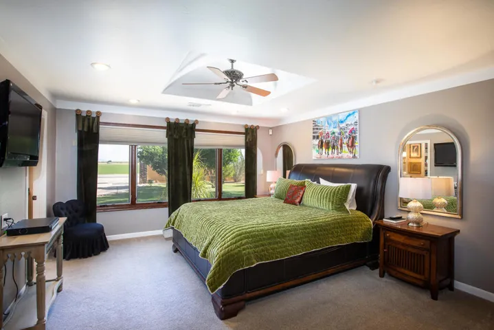 BB450FB9-B3D9-4B3A-9165-734050077F25