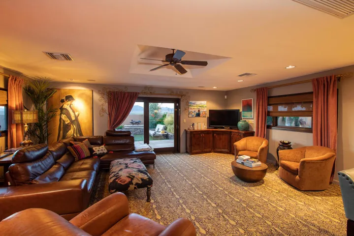 C05EDD73-2528-49FC-8897-F23068B3A6FA