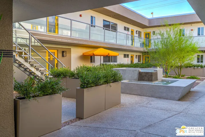 Courtyard - Querencia Palms