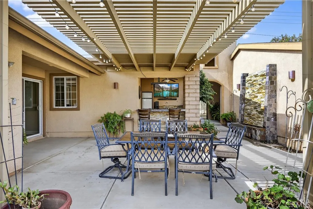 2327 Temescal Avenue, Norco, California 92860 home-pic-1