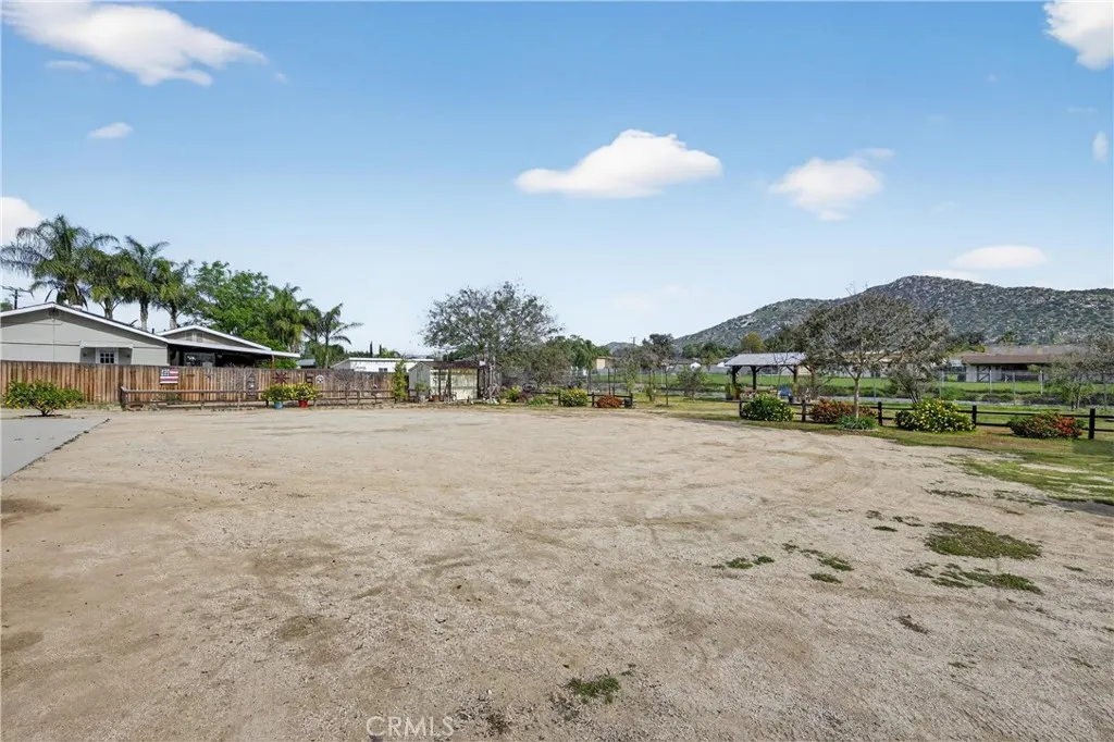 2327 Temescal Avenue, Norco, California 92860 home-pic-5