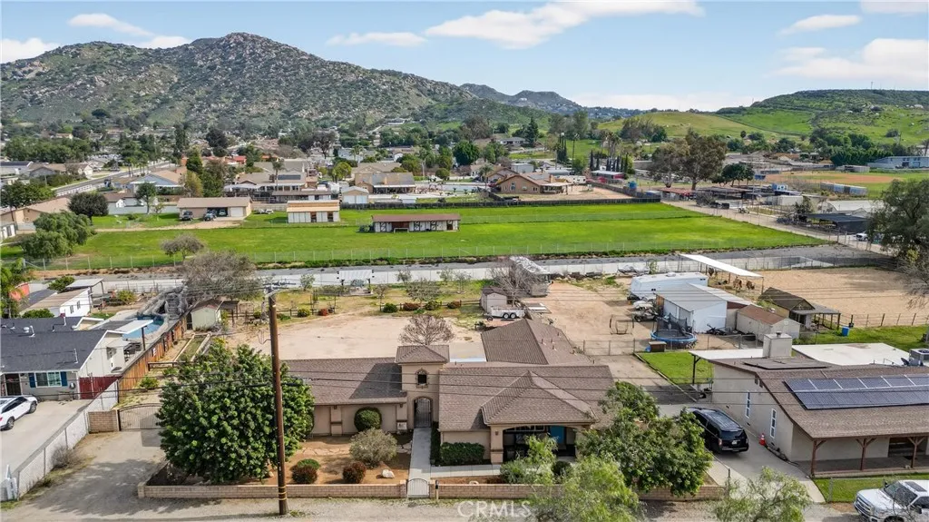 2327 Temescal Avenue, Norco, California 92860 home-pic-19