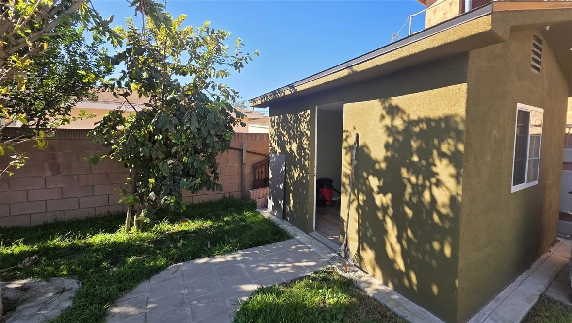 20709 Alburtis, Lakewood, California 90715 home-pic-20