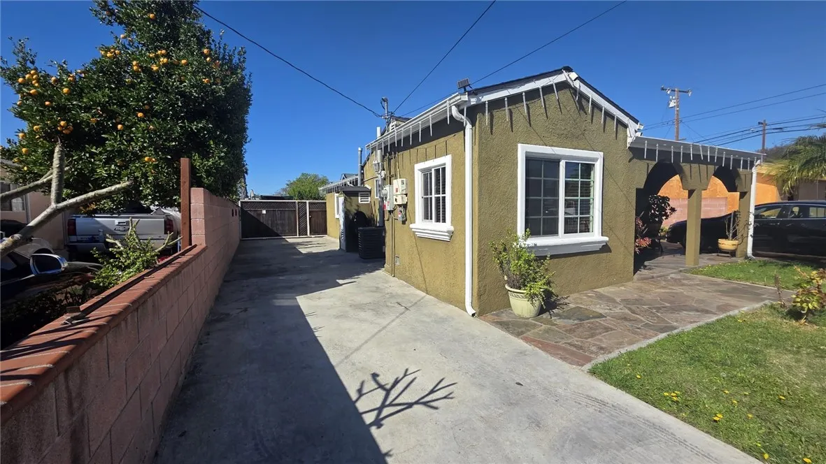 20709 Alburtis, Lakewood, California 90715 home-pic-7
