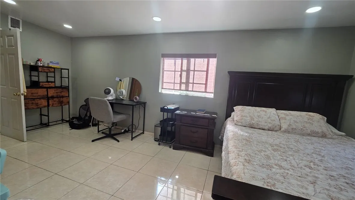 20709 Alburtis, Lakewood, California 90715 home-pic-16