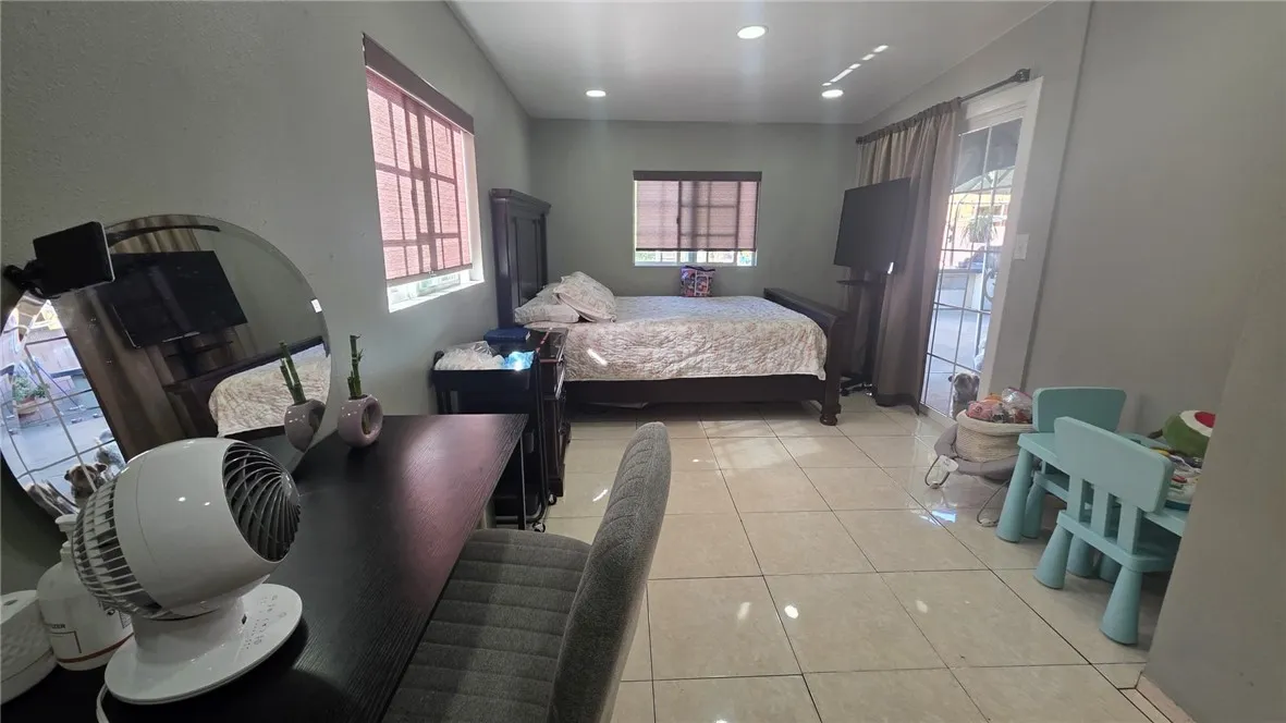 20709 Alburtis, Lakewood, California 90715 home-pic-13
