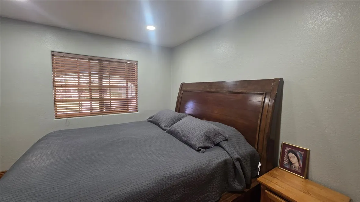 20709 Alburtis, Lakewood, California 90715 home-pic-15