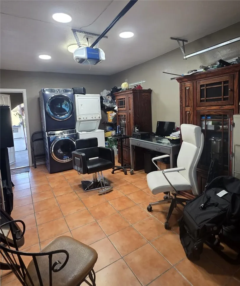 20709 Alburtis, Lakewood, California 90715 home-pic-17