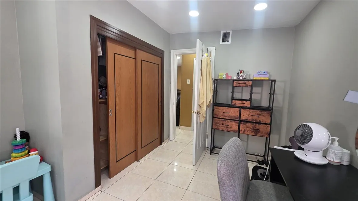 20709 Alburtis, Lakewood, California 90715 home-pic-14