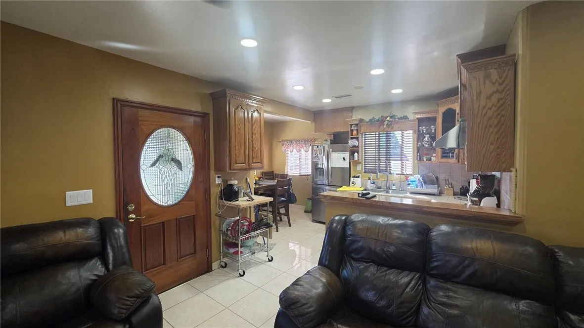 20709 Alburtis, Lakewood, California 90715 home-pic-10