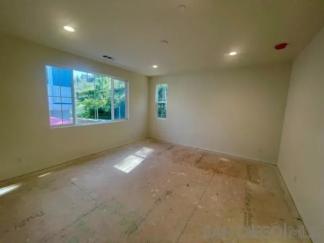 7821 Cypress Drive, Santee, California 92071 home-pic-9