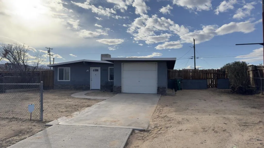 6062 Daisy Avenue, 29 Palms, California 92277 home-pic-3