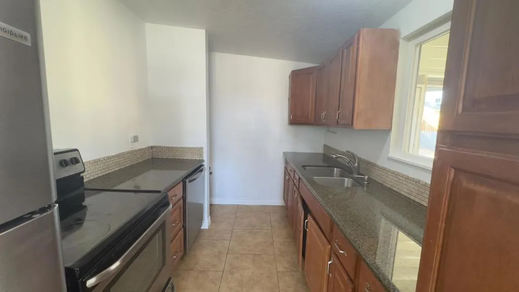 6062 Daisy Avenue, 29 Palms, California 92277 home-pic-4