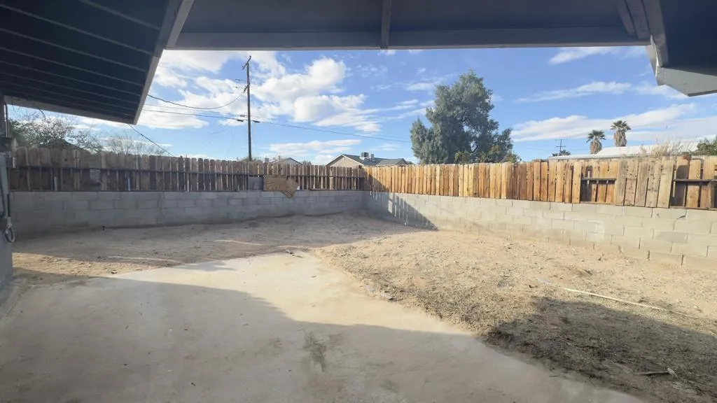6062 Daisy Avenue, 29 Palms, California 92277 home-pic-9