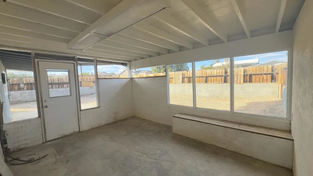 6062 Daisy Avenue, 29 Palms, California 92277 home-pic-8