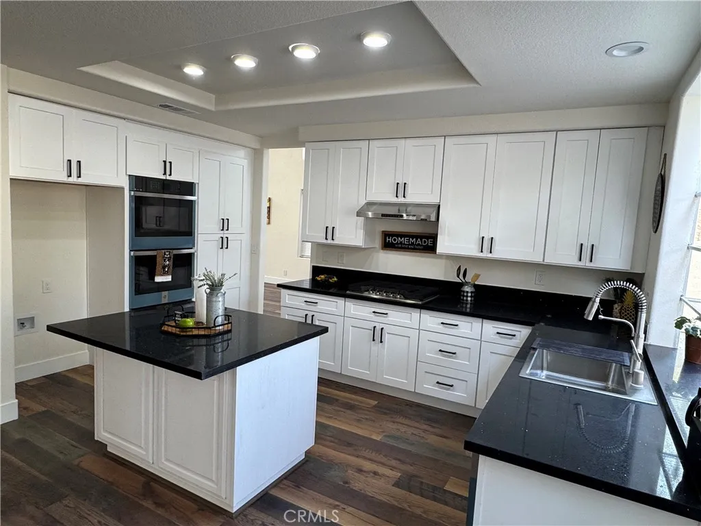 39198 Calistoga, Murrieta, California 92563 home-pic-9