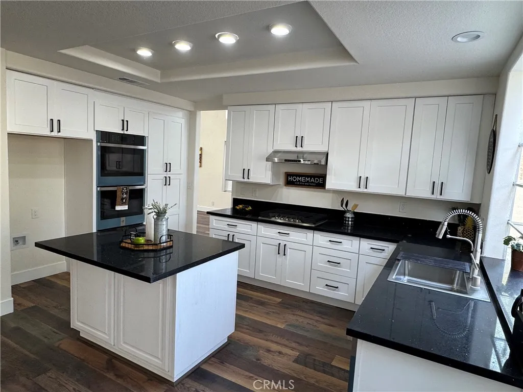 39198 Calistoga, Murrieta, California 92563 home-pic-11