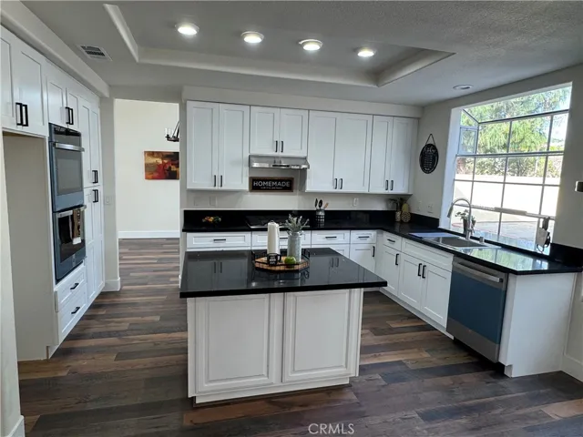 39198 Calistoga, Murrieta, California 92563