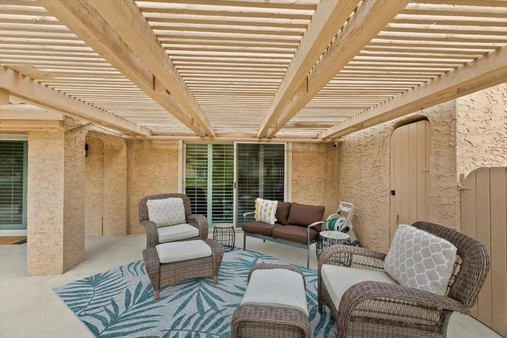 44509 Sorrento Court, Palm Desert, California 92260 home-pic-34