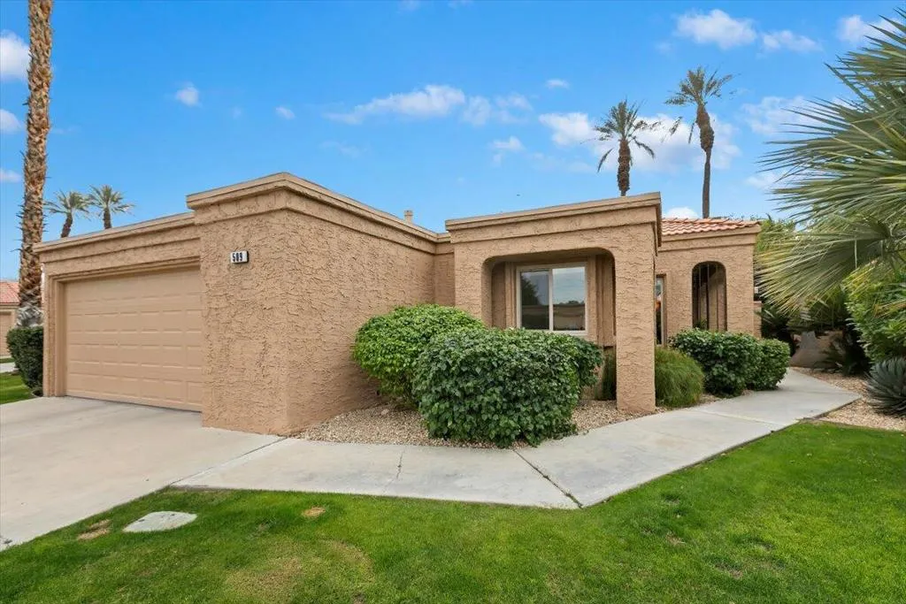 44509 Sorrento Court, Palm Desert, California 92260 home-pic-2